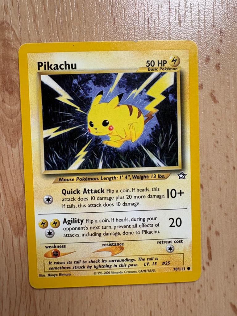 Pokémon kaart Pikachu 70/111 Neo Genesis, Hobby en Vrije tijd, Verzamelkaartspellen | Pokémon, Ophalen of Verzenden, Zo goed als nieuw