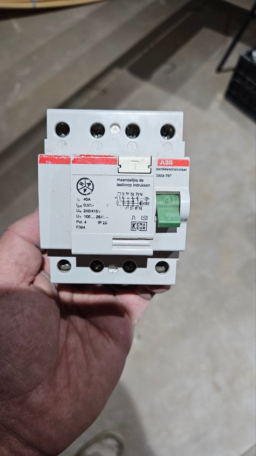 ABB F364 Aardlekschakelaar 40A 30mA 4-polig, Ophalen of Verzenden, Gebruikt, ABB, Aardlekschakelaar