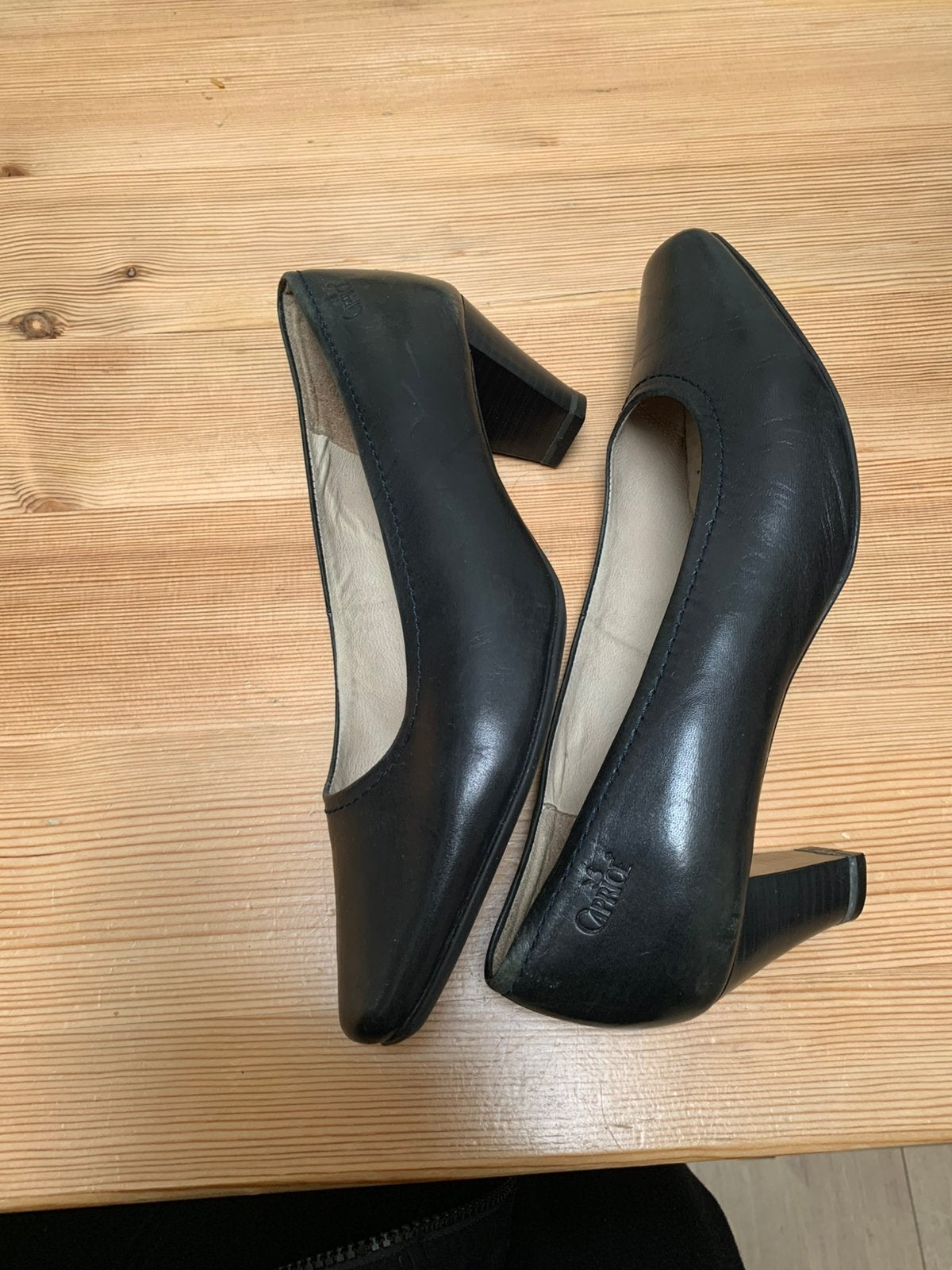 Blauwe halfhoge pumps maat 4o,5, Ophalen of Verzenden, Zo goed als nieuw, Blauw