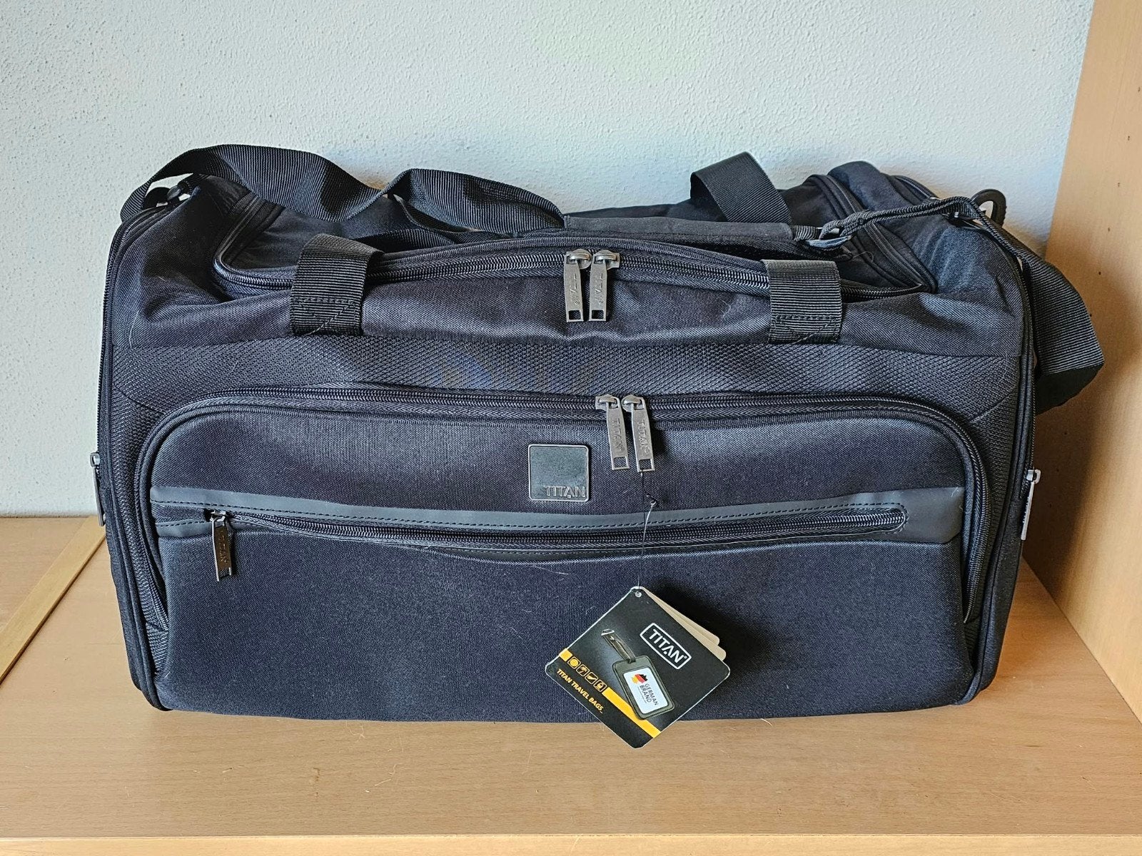 Nieuwe TITAN Leisure Bag 60 cm, 20 tot 30 cm, Zwart, Nieuw, Ophalen of Verzenden