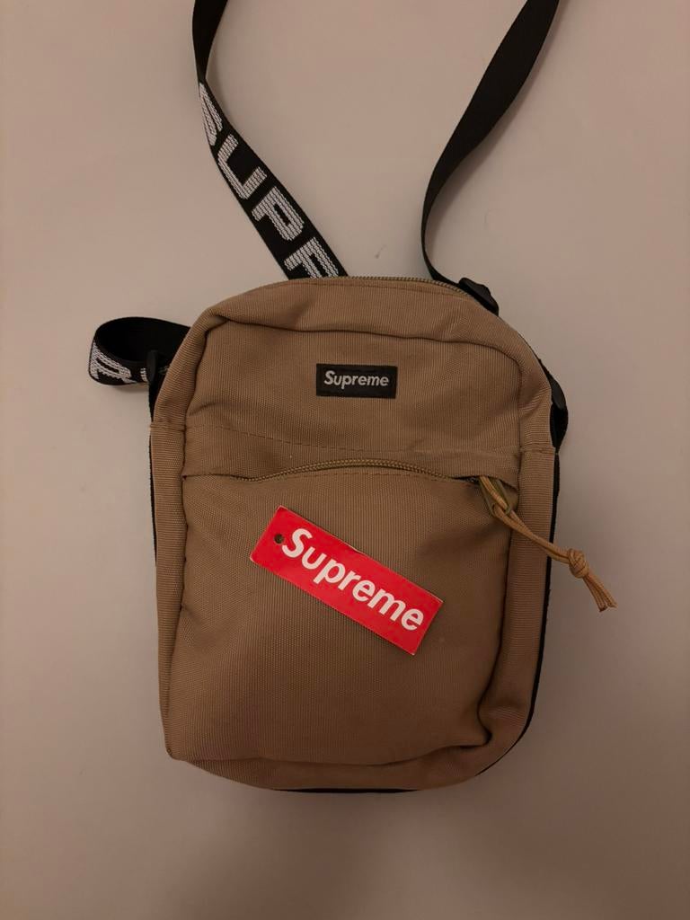 Supreme schouder tas, Sieraden, Tassen en Uiterlijk, Tassen | Schoudertassen, Ophalen of Verzenden, Zo goed als nieuw, Beige, Overige merken