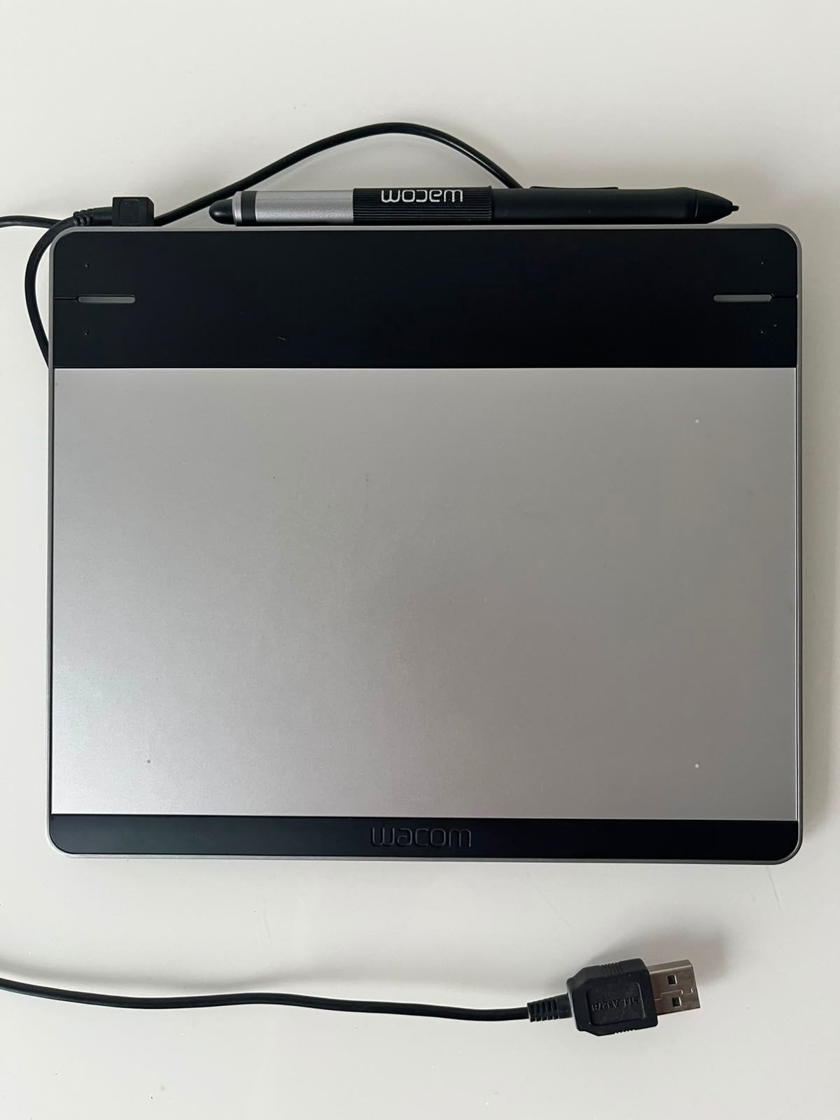 Wacom Intuos Pen & Touch Small CTH-480 tekentablet, Computers en Software, Multi-touch, Ophalen of Verzenden, Zo goed als nieuw
