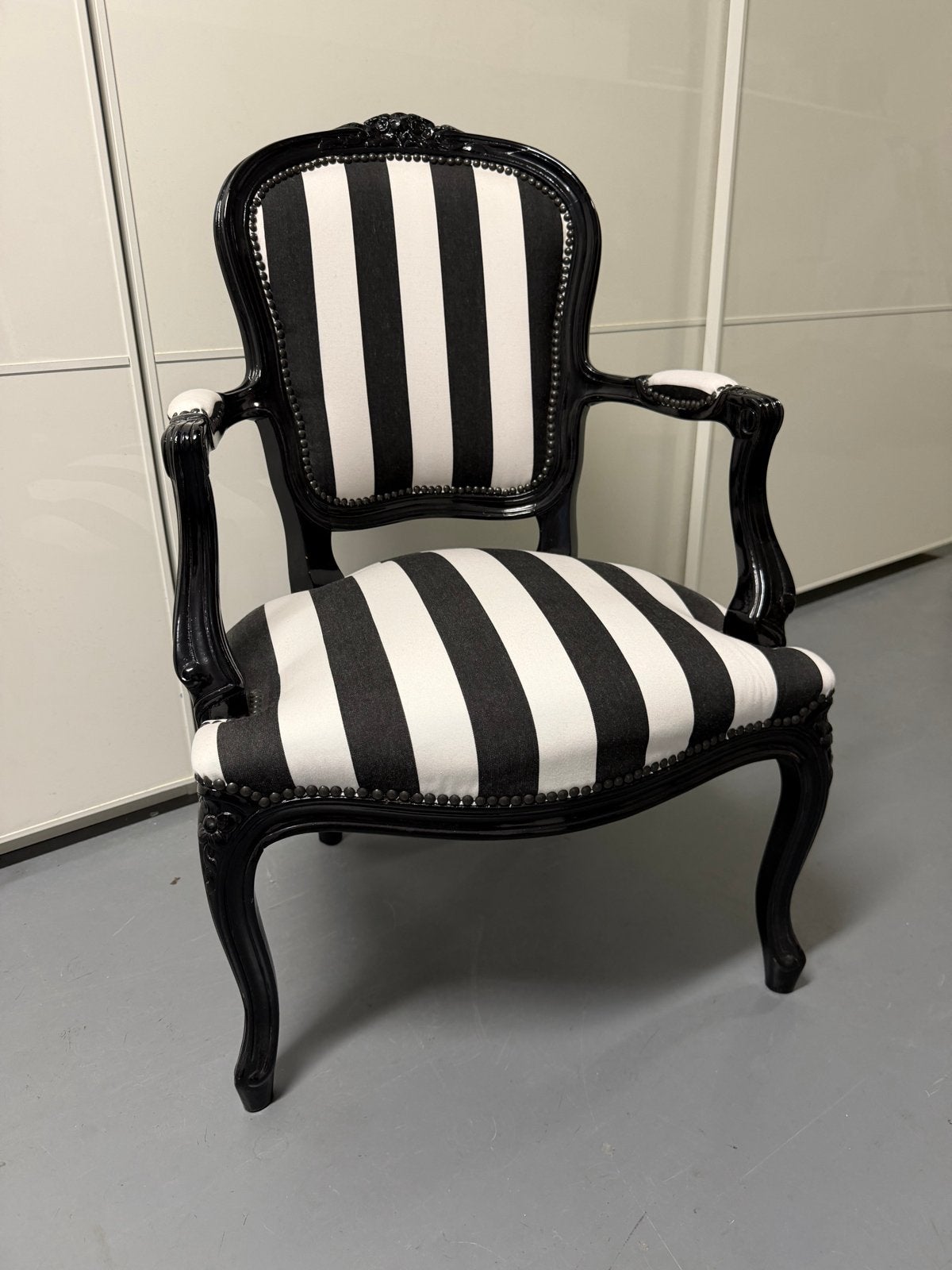 Barok fauteuil zwart-wit gestreept, Ophalen, Zwart, Zo goed als nieuw, Eén