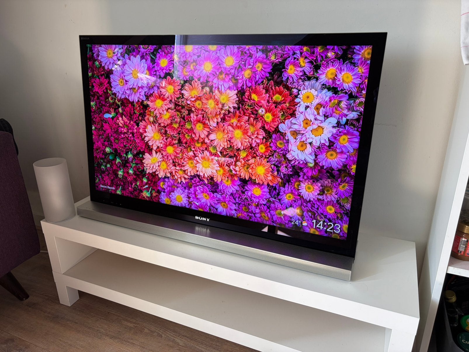 Sony Bravia 40inch LED fullHD tv + chromecast + TV stand, Ophalen, 50 Hz, Zo goed als nieuw, Sony
