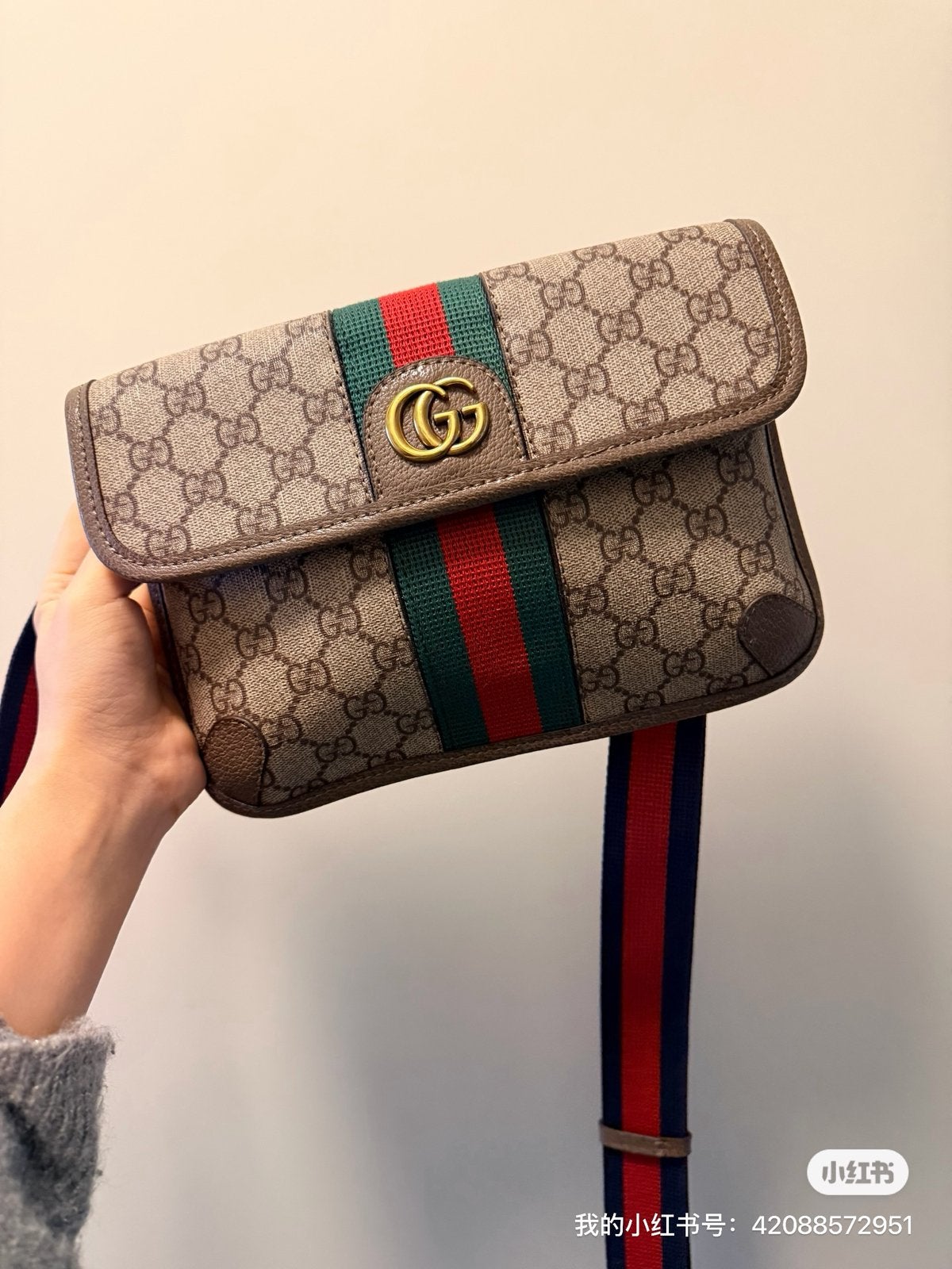 Gucci GG Supreme Schoudertasje met Webdetail, Ophalen of Verzenden, Zo goed als nieuw, Bruin, Schoudertasje