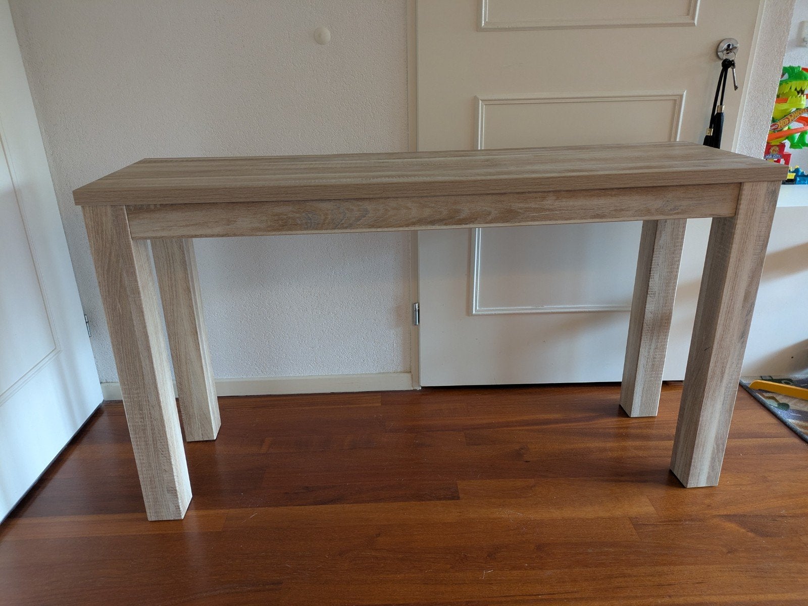 Stevige sidetable houtkleurig, Ophalen, 100 tot 150 cm, Zo goed als nieuw, 25 tot 50 cm