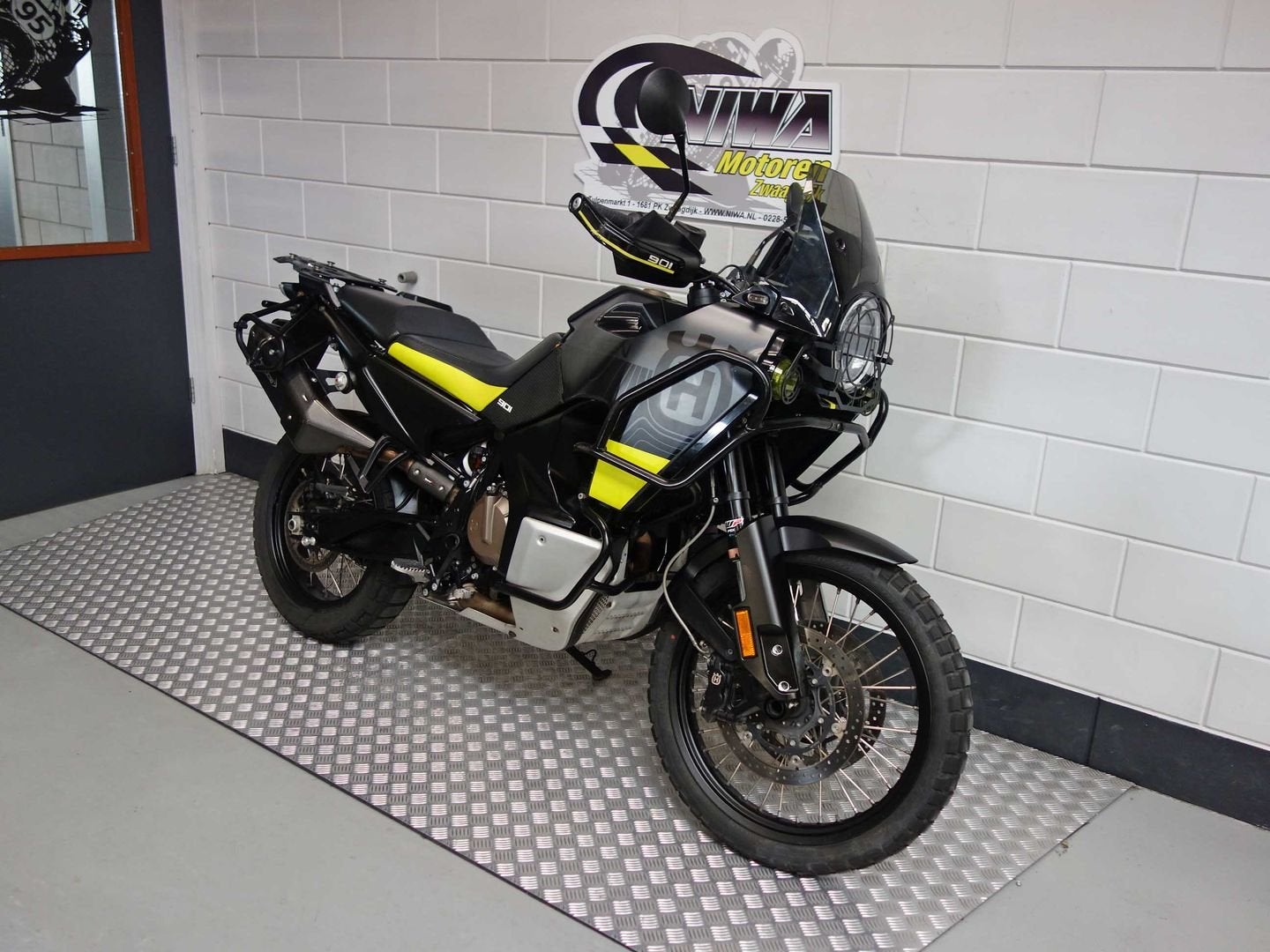 HUSQVARNA NORDEN  901, 2 cilinders, Motorrijbewijs A, Onbekend, Meer dan 35 kW