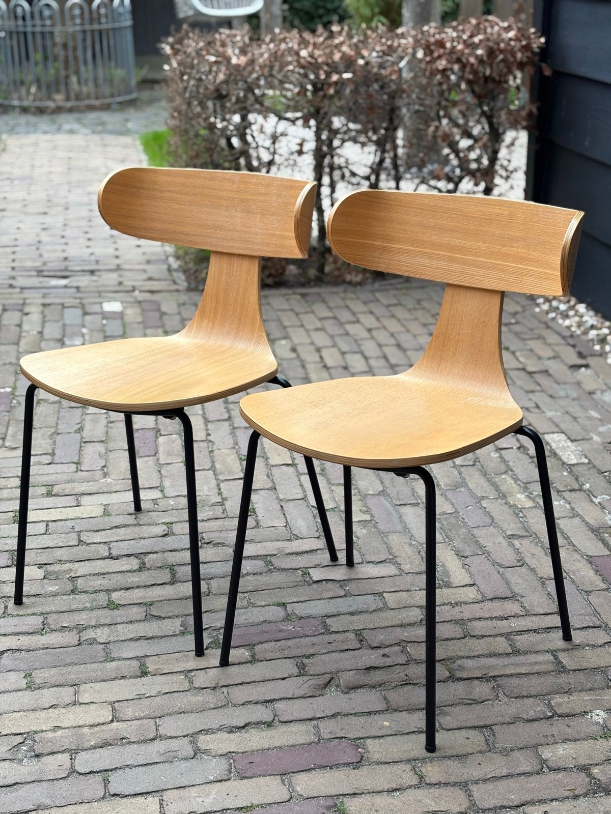 Set van 2 design stoelen - Hout en Metaal, Huis en Inrichting, Ophalen, Gebruikt, Twee, Overige kleuren