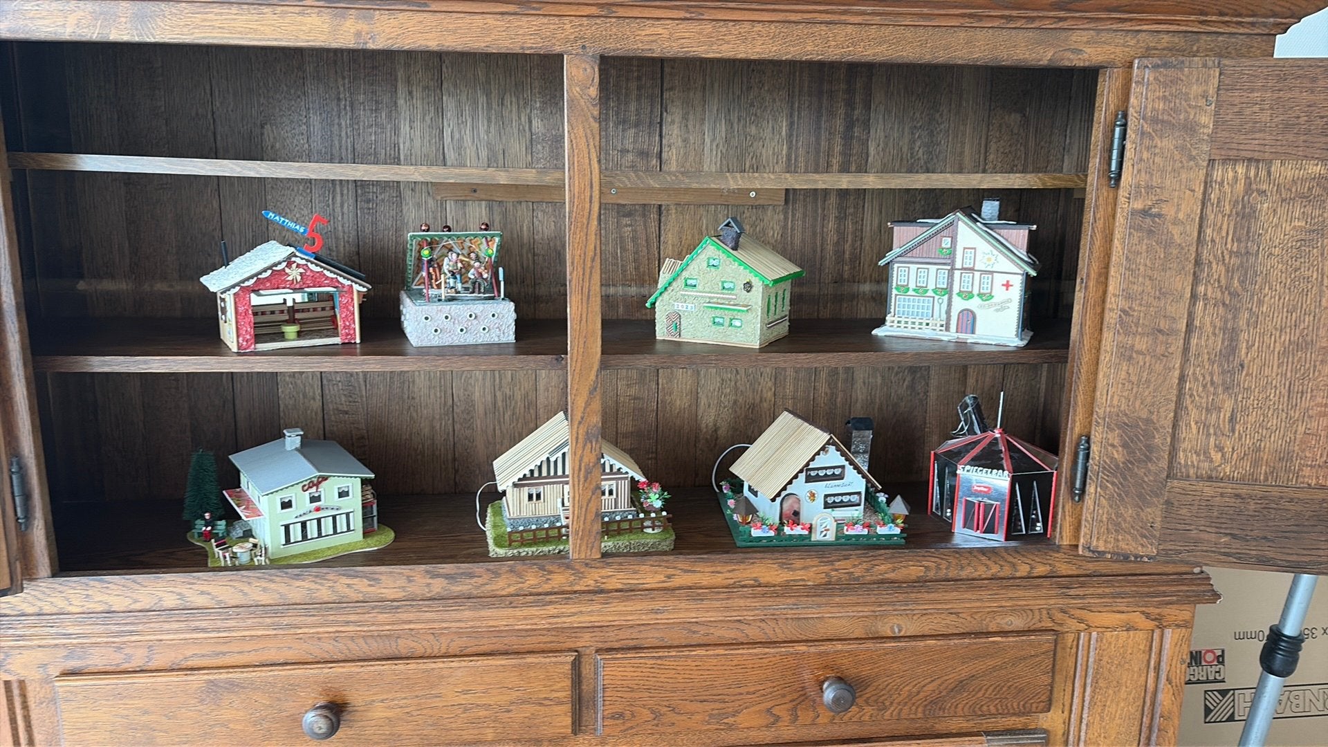 Gratis 17 handgemaakt miniatuurhuisjes en kerken schneewald., Diversen, Ophalen, Gebruikt