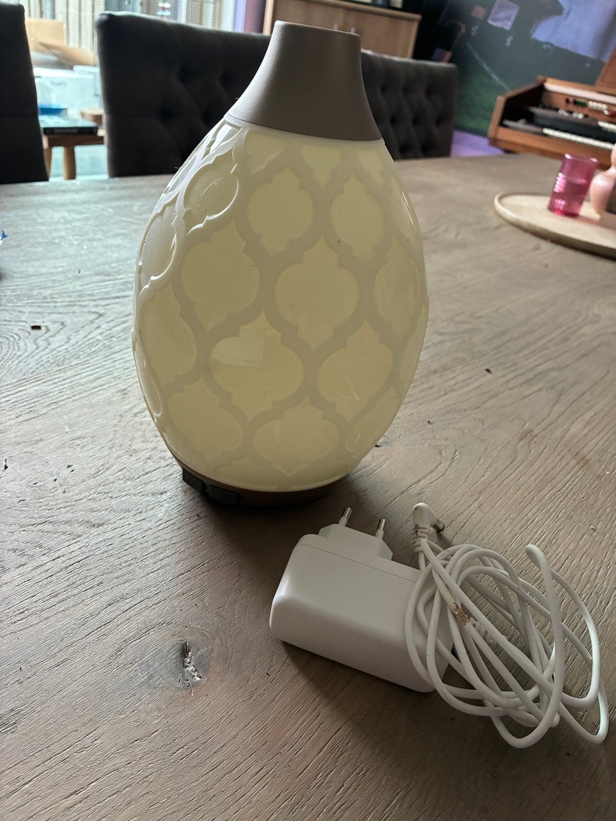 Young living Diffuser met LED-verlichting, Kunststof, Ophalen of Verzenden, Zo goed als nieuw, Modern