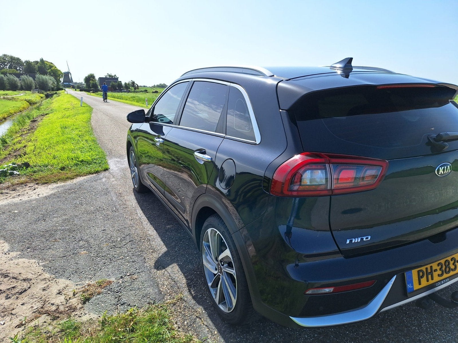 Foto 8 van Kia Niro 1.6 GDi Hybrid 141pk Dct6 2017 apk tot 19/11/2027