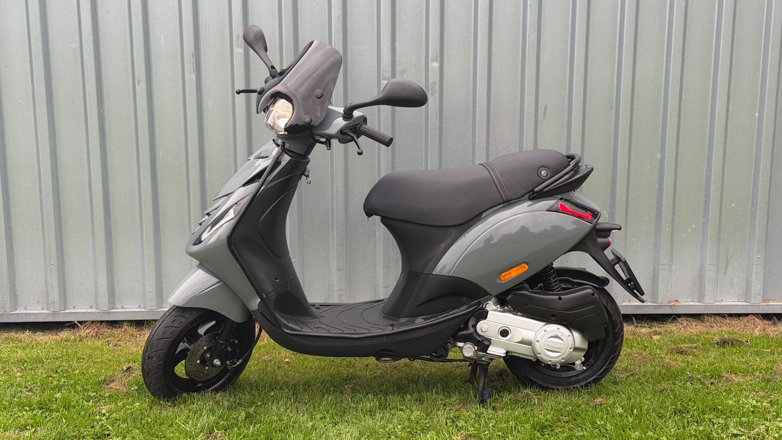 Piaggio zip / euro 4 / 3600 km / als nieuw!, Fietsen en Brommers, Ophalen, Maximaal 45 km/u, Zip, Zo goed als nieuw