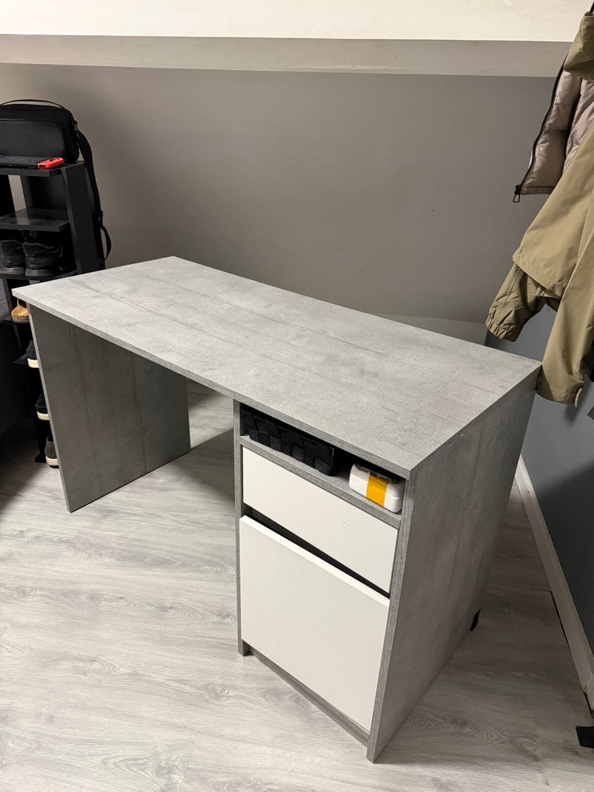 Bureau moet zsm weg, Gebruikt, 56 cm, Hout, Ophalen of Verzenden