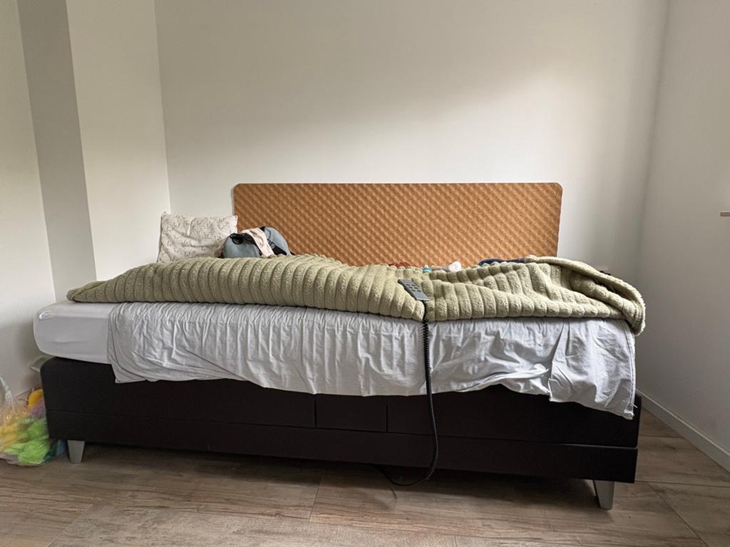 Eenpersoons Avek boxspring met verstelbaar matras, 90 cm, Eenpersoons, Bruin, 210 cm