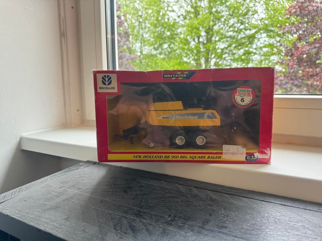 1:32 New Holland BB960 Britians, Ophalen of Verzenden, Zo goed als nieuw, Tractor of Landbouw, Britains