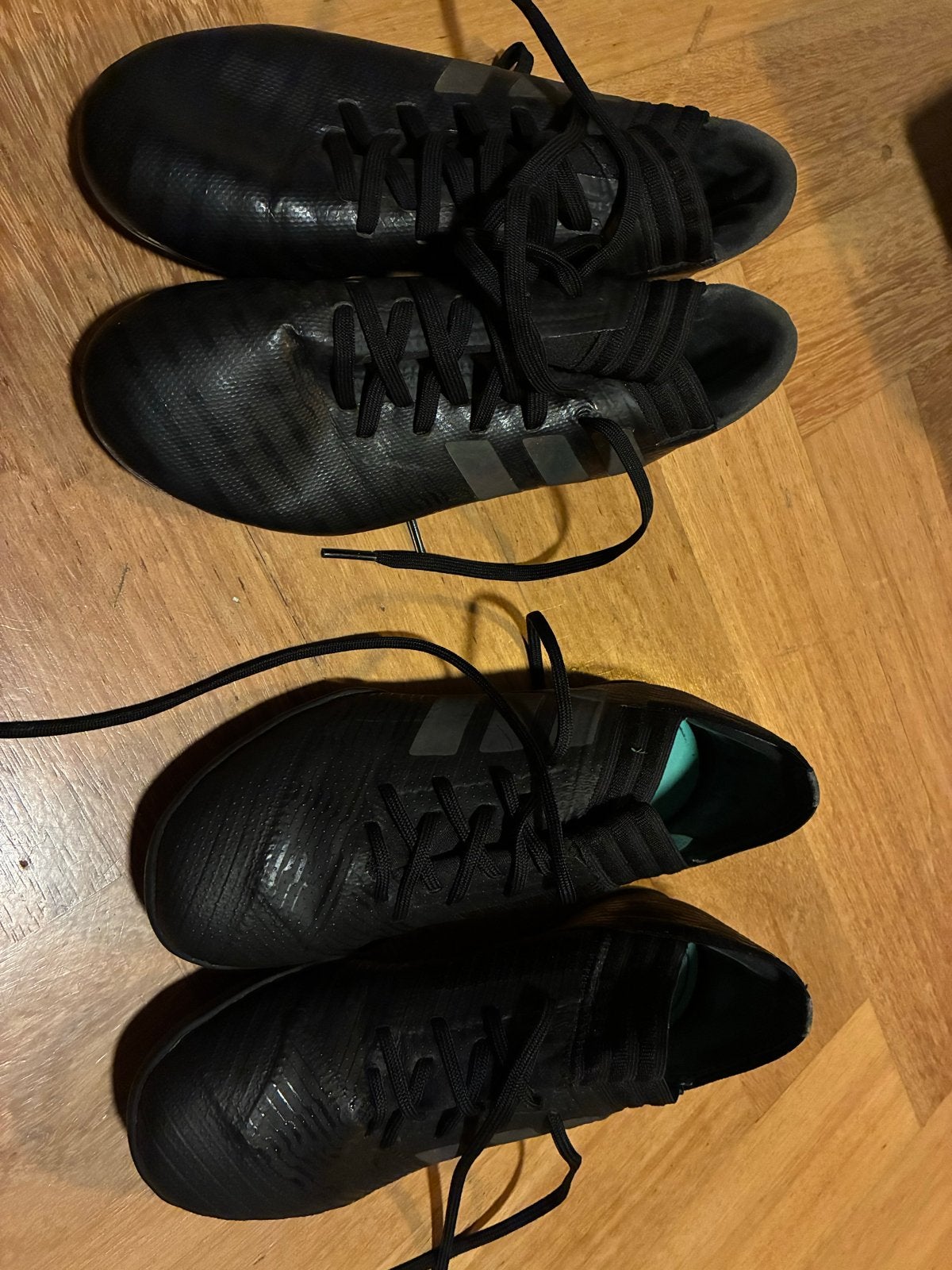 2 paar Adidas Nemeziz Tango voetbalschoenen maat 35, Gebruikt, Maat XS of kleiner, Schoenen, Ophalen of Verzenden