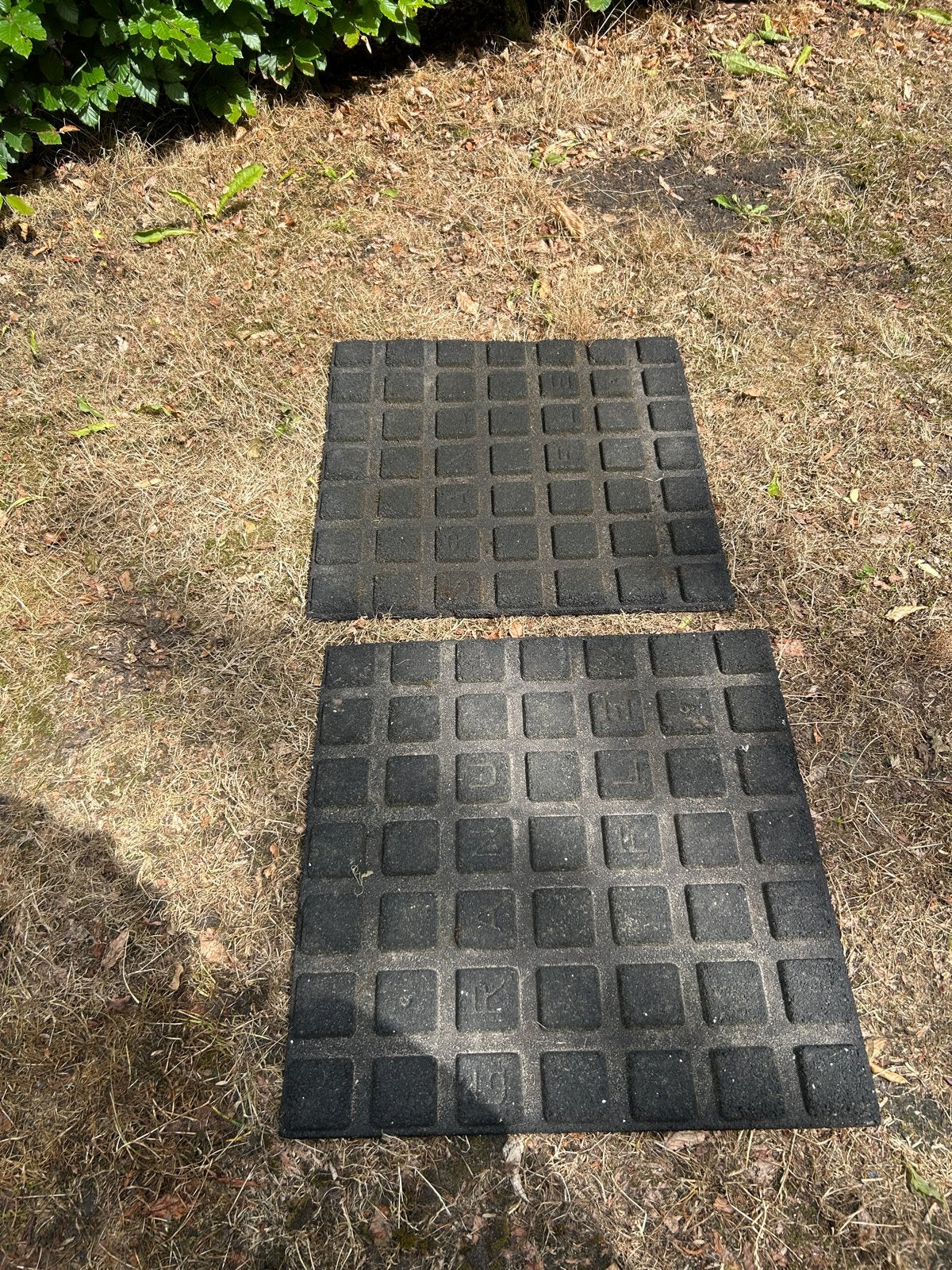 Rubberen tegels voor buiten, 2 stuks, Tuin en Terras, Tegels en Klinkers, Ophalen, Gebruikt, Overige typen, Rubber