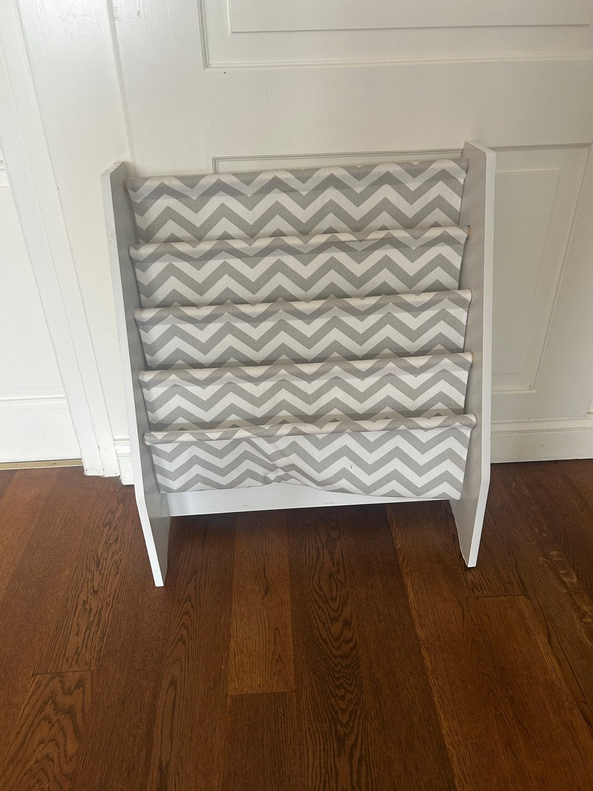 KidKraft Boekenkastje met Chevron Patroon, Kinderen en Baby's, Kinderkamer | Commodes en Kasten, Minder dan 90 cm, Gebruikt, Ophalen of Verzenden