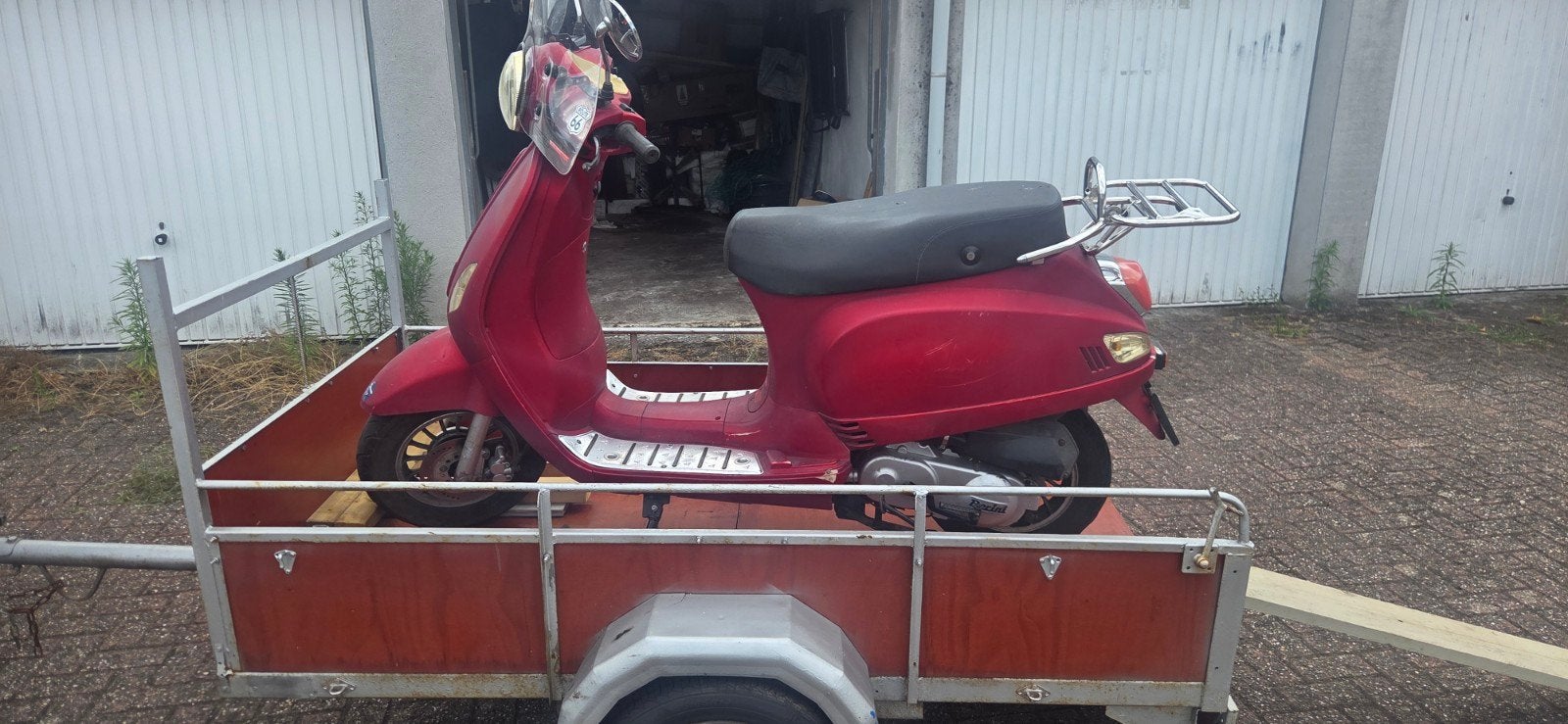 Berini Scooter (snorfiets blauwe plaat) - rijdt 50km/u, Fietsen en Brommers, Snorfietsen en Snorscooters, Ophalen, Gebruikt, Benzine