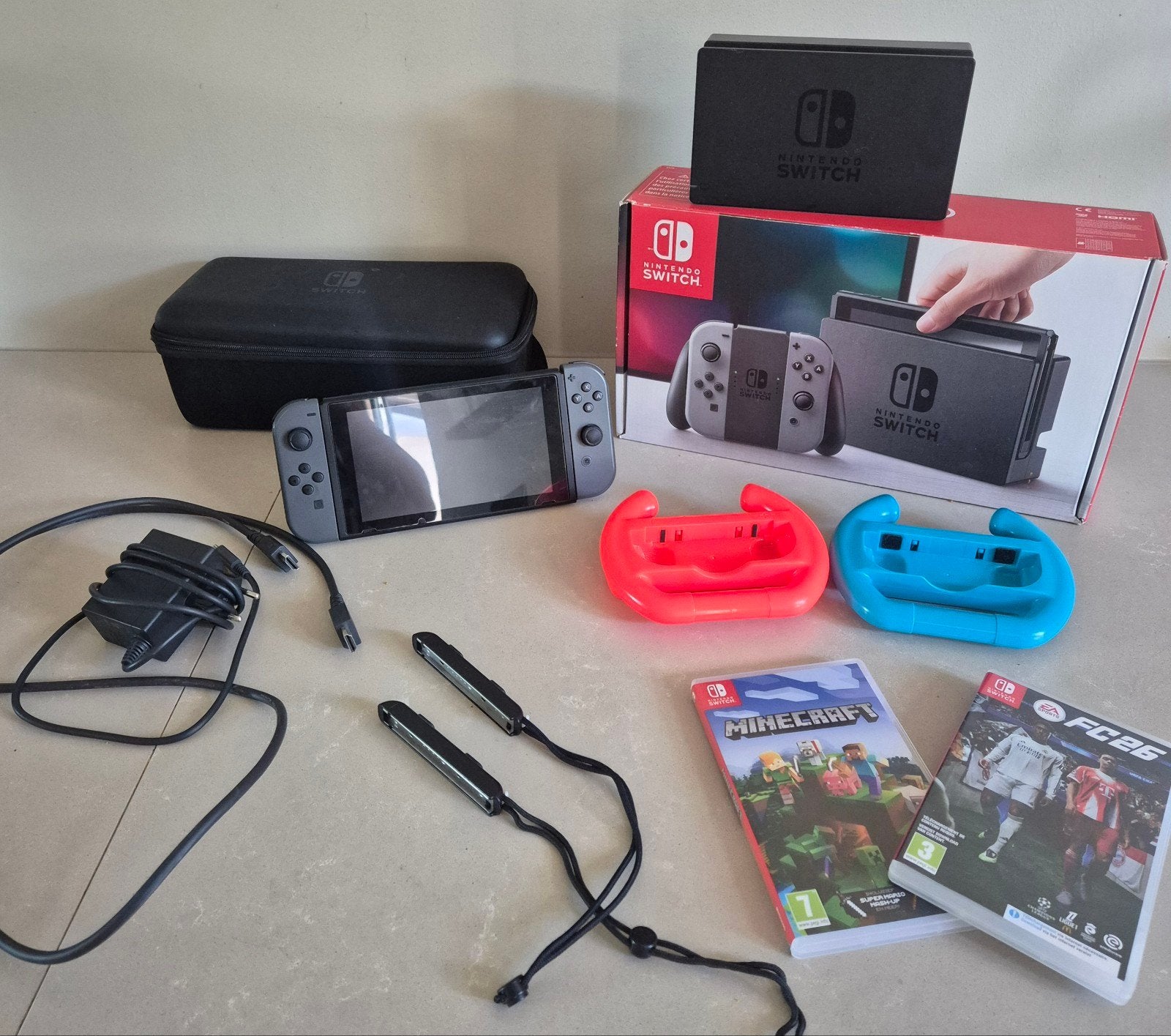 Nintendo Switch met 2 spellen en accessoires, Met 2 controllers, Ophalen of Verzenden, Switch Original, Gebruikt