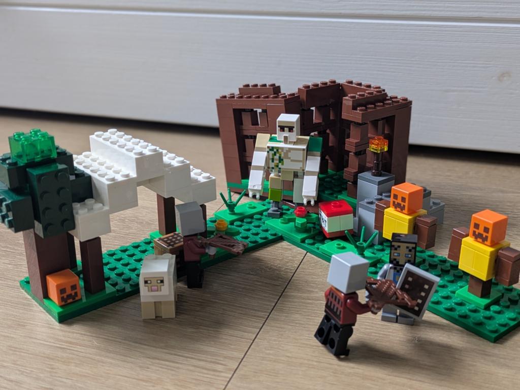 Lego Minecraft 21159 Pillager outpost (helemaal compleet), Ophalen of Verzenden, Zo goed als nieuw