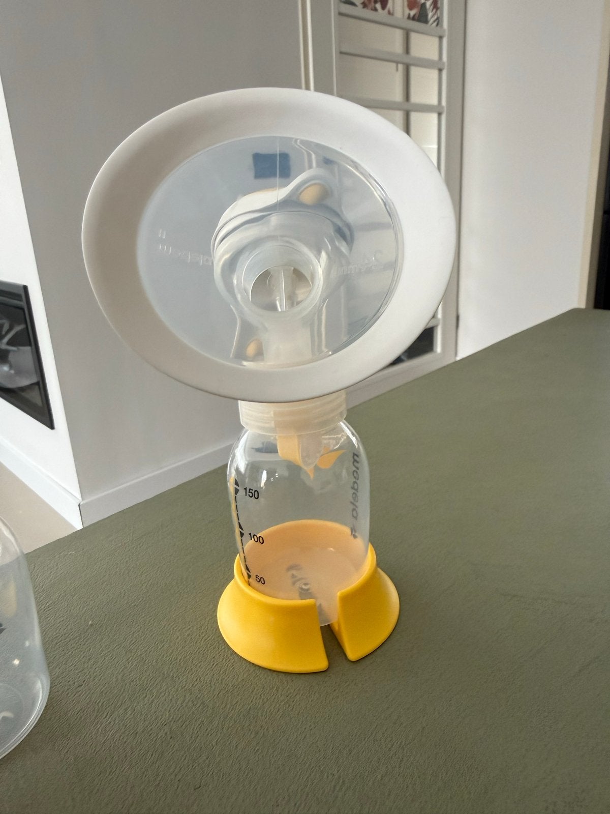 Medela Harmony handkolf met 3 flesjes, Medela, Borstkolf, Ophalen of Verzenden, Zo goed als nieuw
