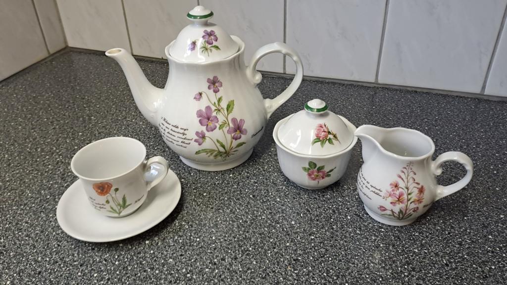 Prachtig theeservies van Exclusief Libelle Porselein, Ophalen of Verzenden