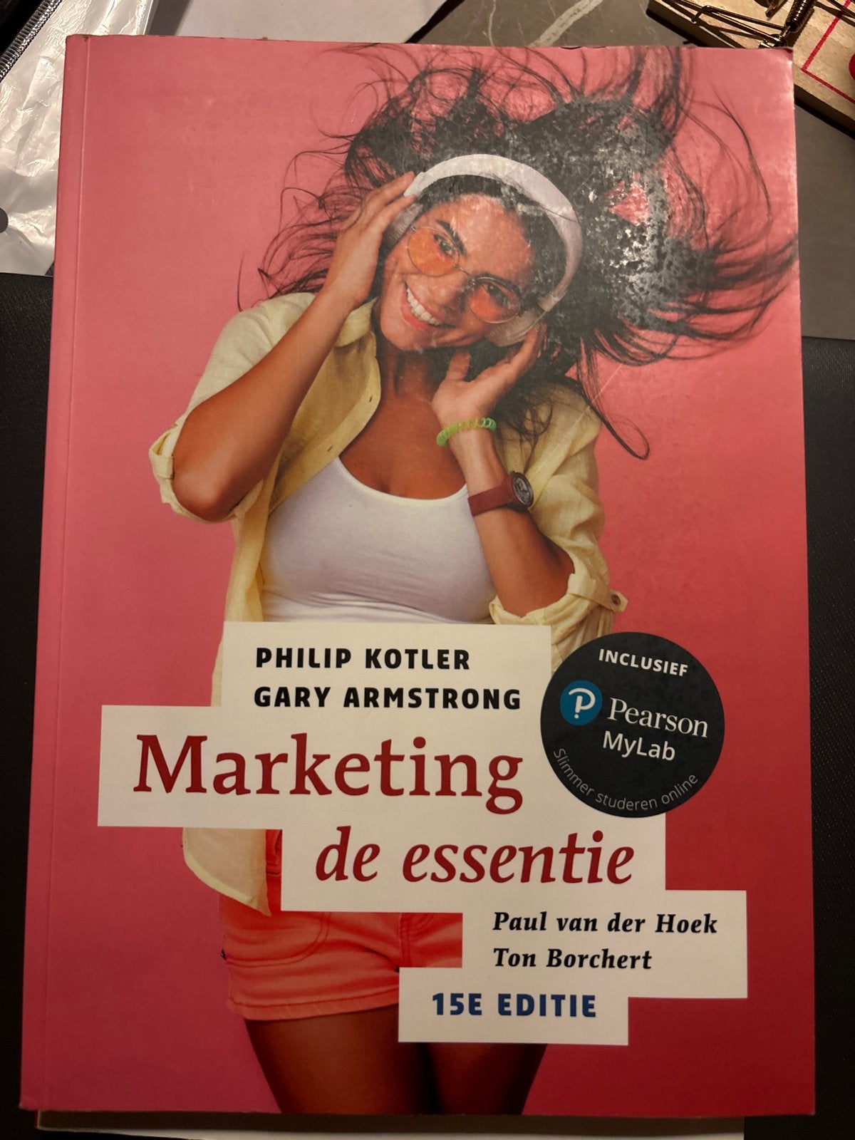 Marketing de essentie - 15e editie - Philip Kotler, Ophalen of Verzenden, Zo goed als nieuw, Economie en Marketing