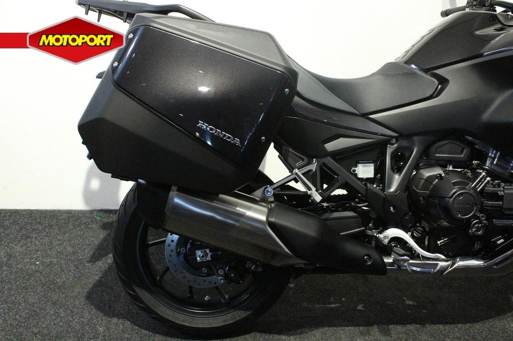 Honda NT 1100 DCT (bj 2023), Bedrijf, Sport