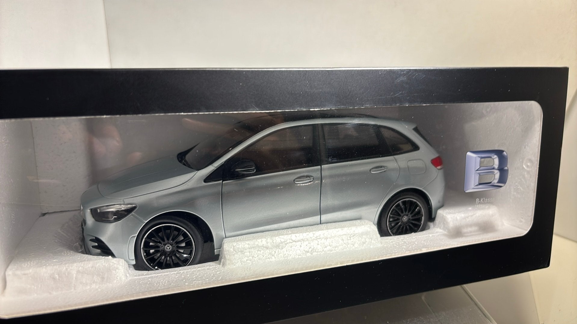 Mercedes benz B klasse NZG 1.18, Overige merken, Ophalen of Verzenden, A, A