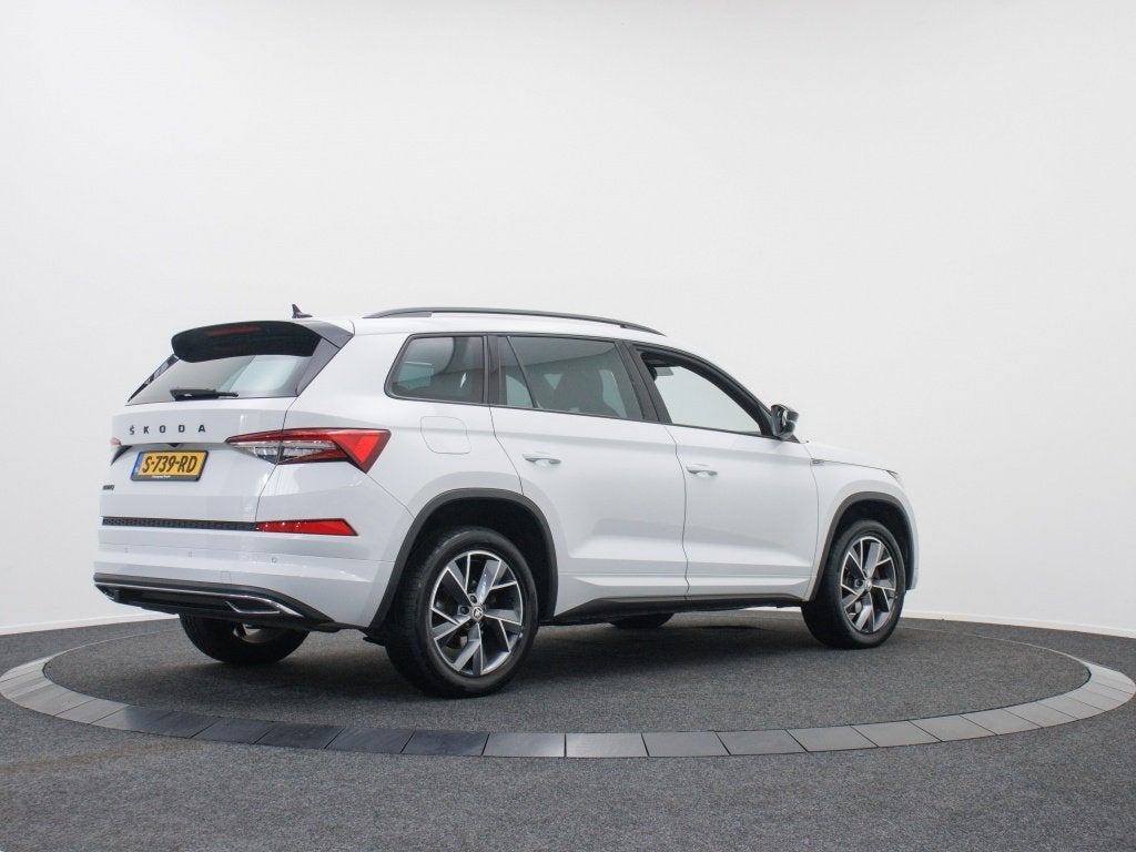 Skoda Kodiaq 1.5 TSI Sport Business 7p Automaat | Leder-pakk, 4 cilinders, 150 pk, 7 stoelen, Wit