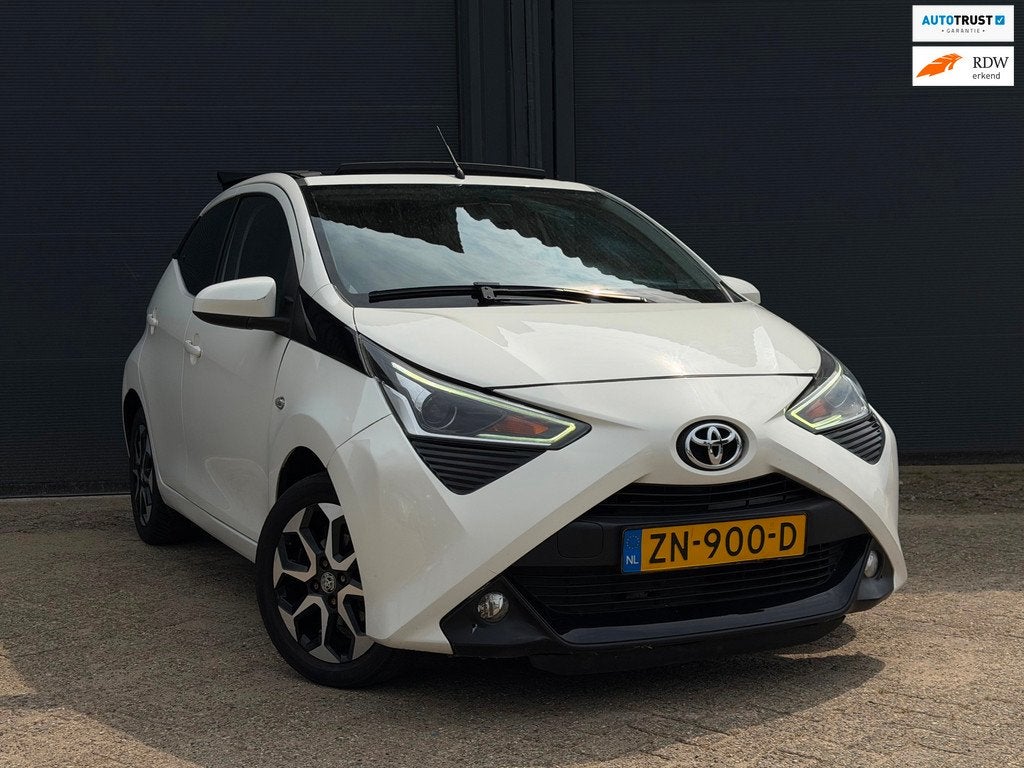 Toyota Aygo 1.0 VVT-i | Cabrio | Airco | E-Infotainment |, Voorwielaandrijving, Gebruikt, Euro 6, 4 stoelen