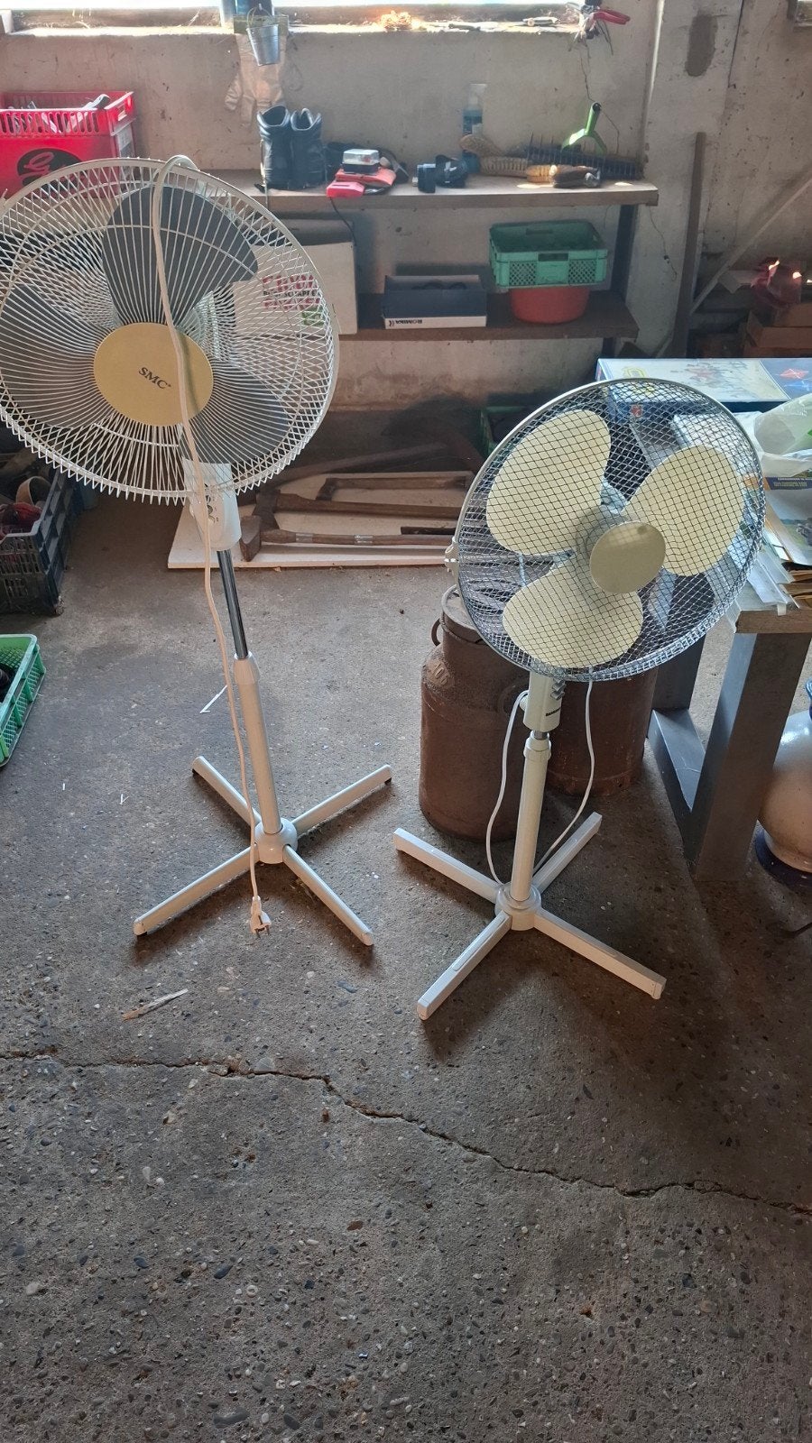 Twee gebruikte ventilatoren - ideaal voor verkoeling, Witgoed en Apparatuur, Ophalen, Gebruikt, Statiefventilator