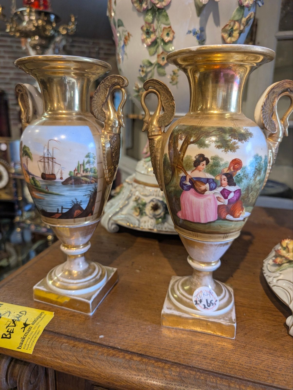 2 antieke porseleinen vazen. €265.  28 cm hoog, Antiek en Kunst, Ophalen