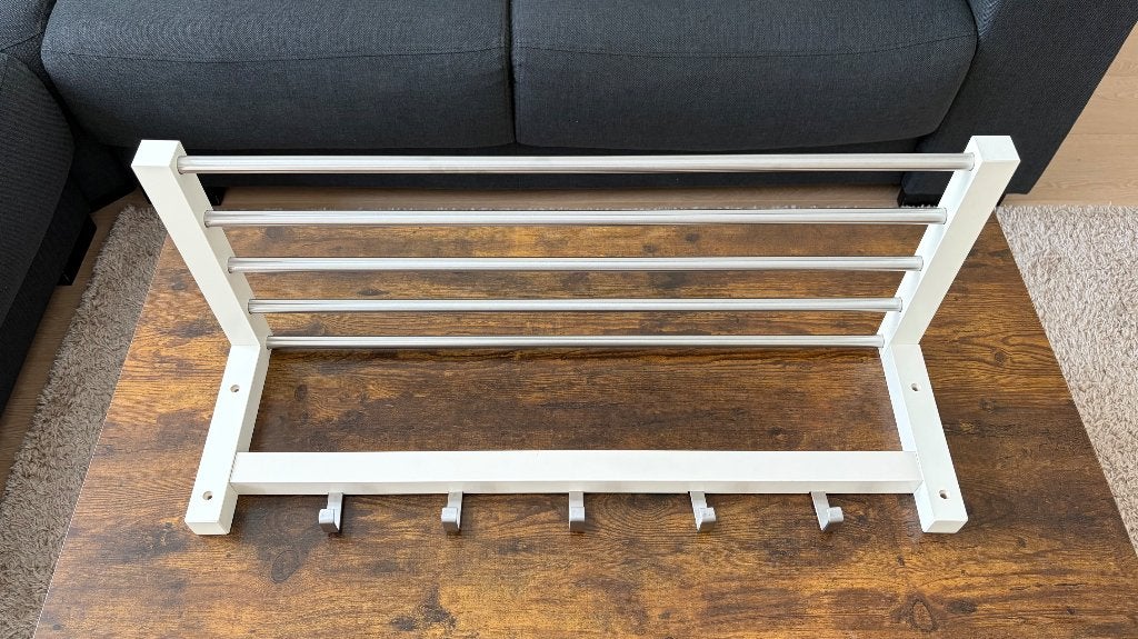 IKEA TJUSIG Kapstok – Zo goed als nieuw!, Huis en Inrichting, Woonaccessoires | Kapstokken, Zo goed als nieuw, Minder dan 100 cm