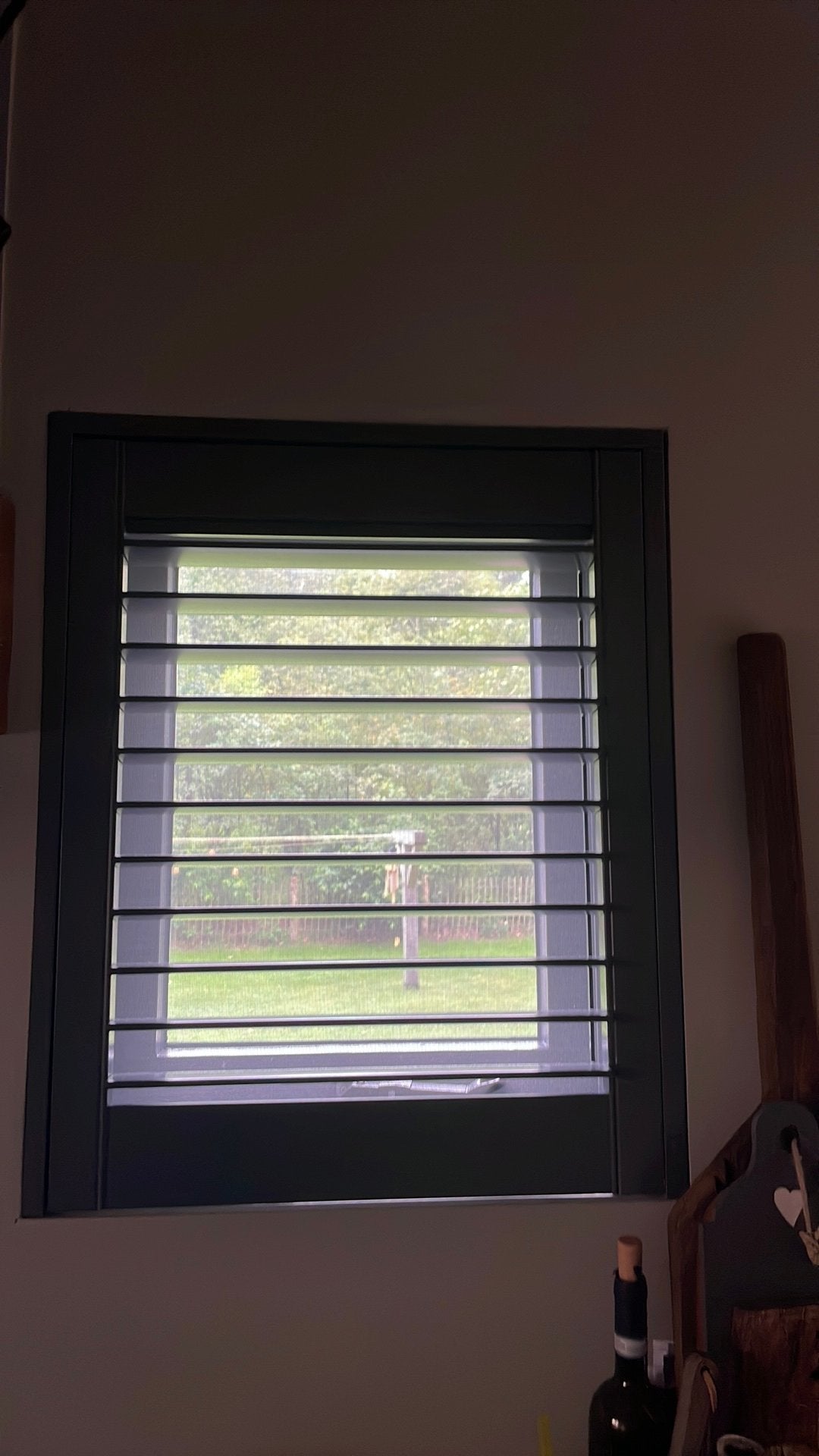Donkergrijze houten shutters, Ophalen, 50 tot 100 cm, Zo goed als nieuw, Minder dan 100 cm
