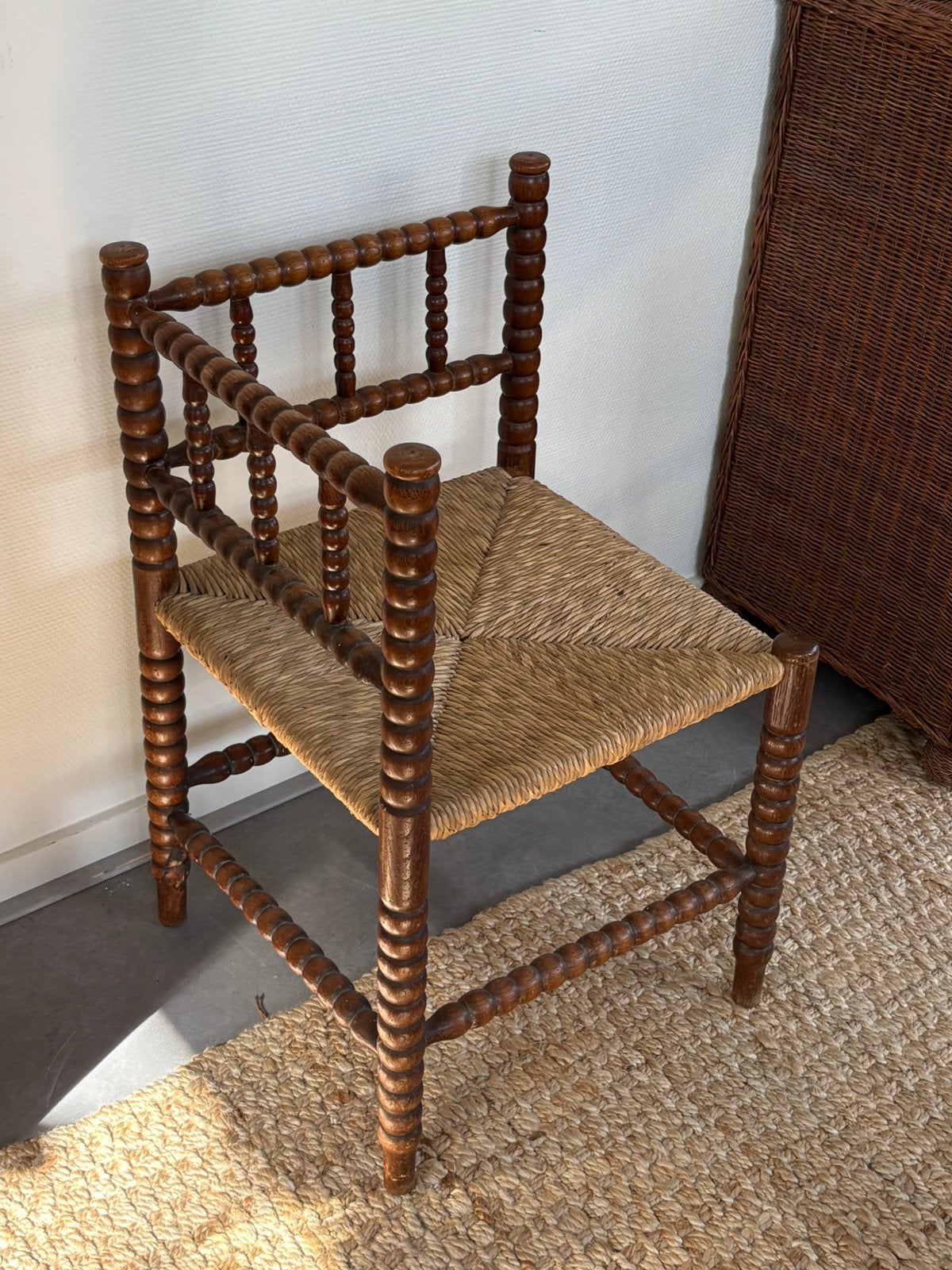 Antiek bobbin stoel| hout & paperstraw | hoekstoel, Antiek en Kunst, Antiek | Meubels | Stoelen en Banken, Ophalen of Verzenden