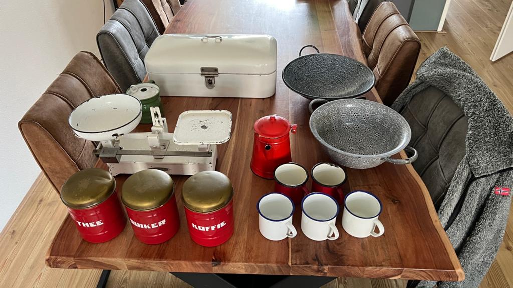 Partij collectie keuken emaille items, Ophalen