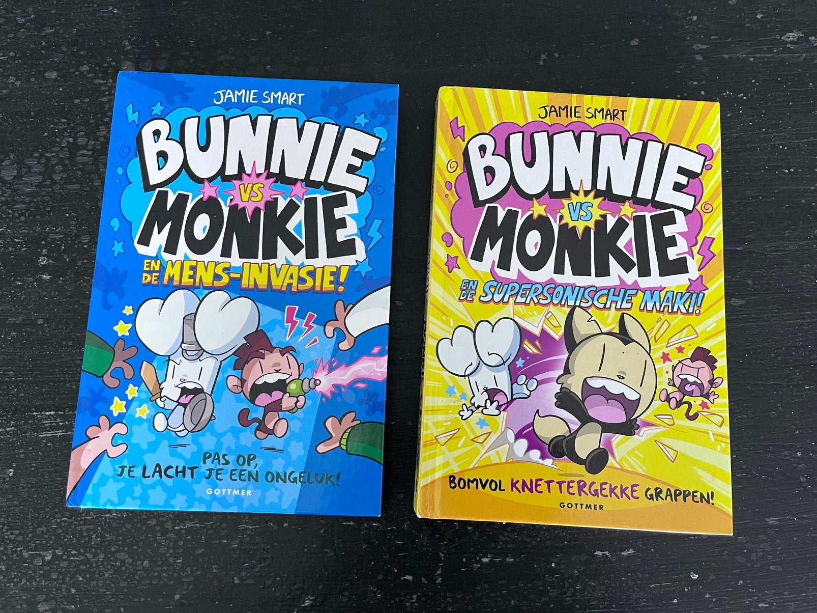 2 Bunnie vs Monkie boeken deel 2 en 4, Verzenden, Zo goed als nieuw, Fictie