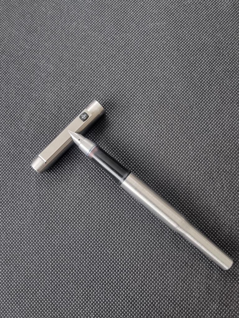 Vintage Parker vulpen 25 / zwart / RVS, Verzamelen, Pennenverzamelingen, Ophalen of Verzenden, Zo goed als nieuw, Vulpen, Parker