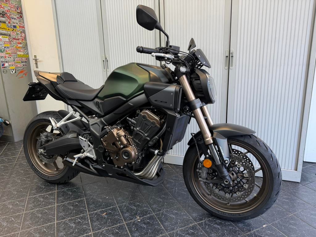 Honda CB650R CB 650 R: E clutch, 2024, Led, Zgan, Matgroen, LED Verlichting, Occasion, 4 cilinders, Bedrijf