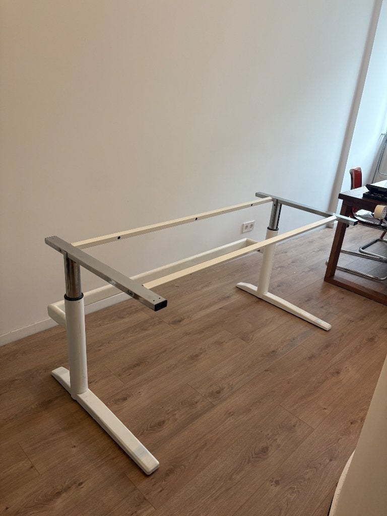 GRATIS 2x Onderstel bureaus, Ophalen, Zit-sta bureau, Gebruikt, 155 cm