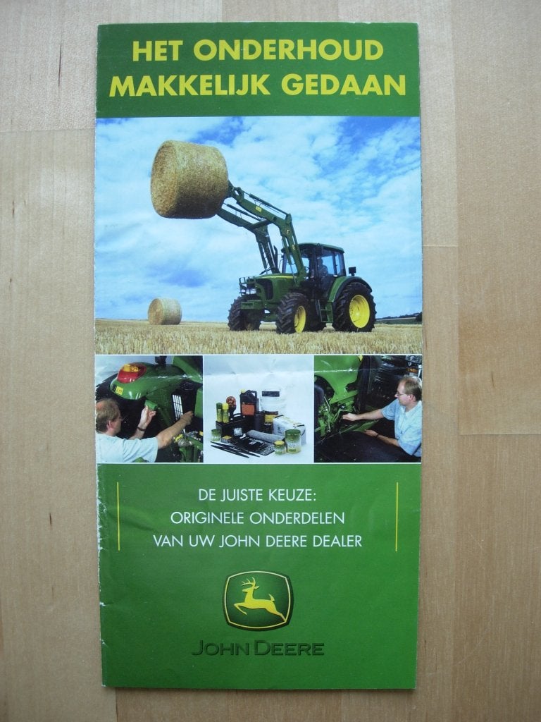 John Deere Tractor Brochure 2004 Onderhoud & Onderdelen, Folder, Verzenden, Zo goed als nieuw, John Deere