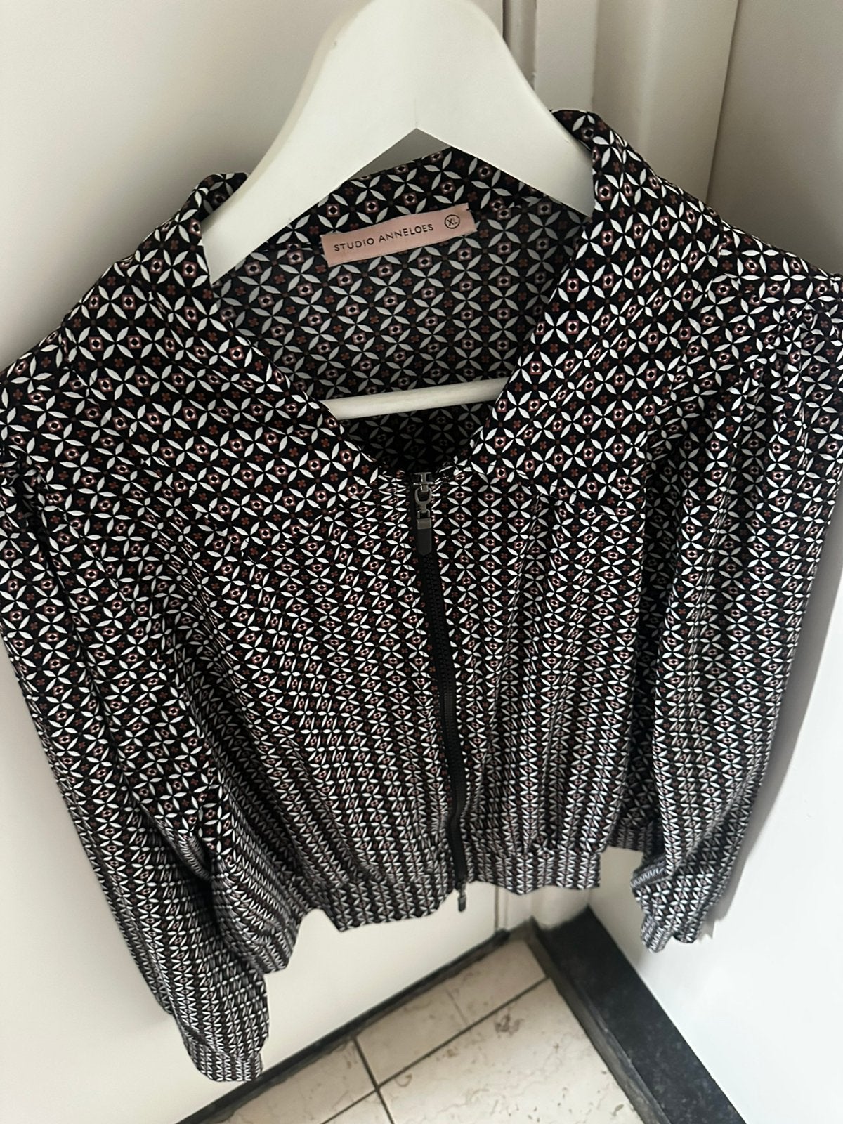 Studio Anneloes zwart/bruin/wit travelstof. jasje maat XL, Verzenden, Zo goed als nieuw, Maat 46/48 (XL) of groter, Zwart