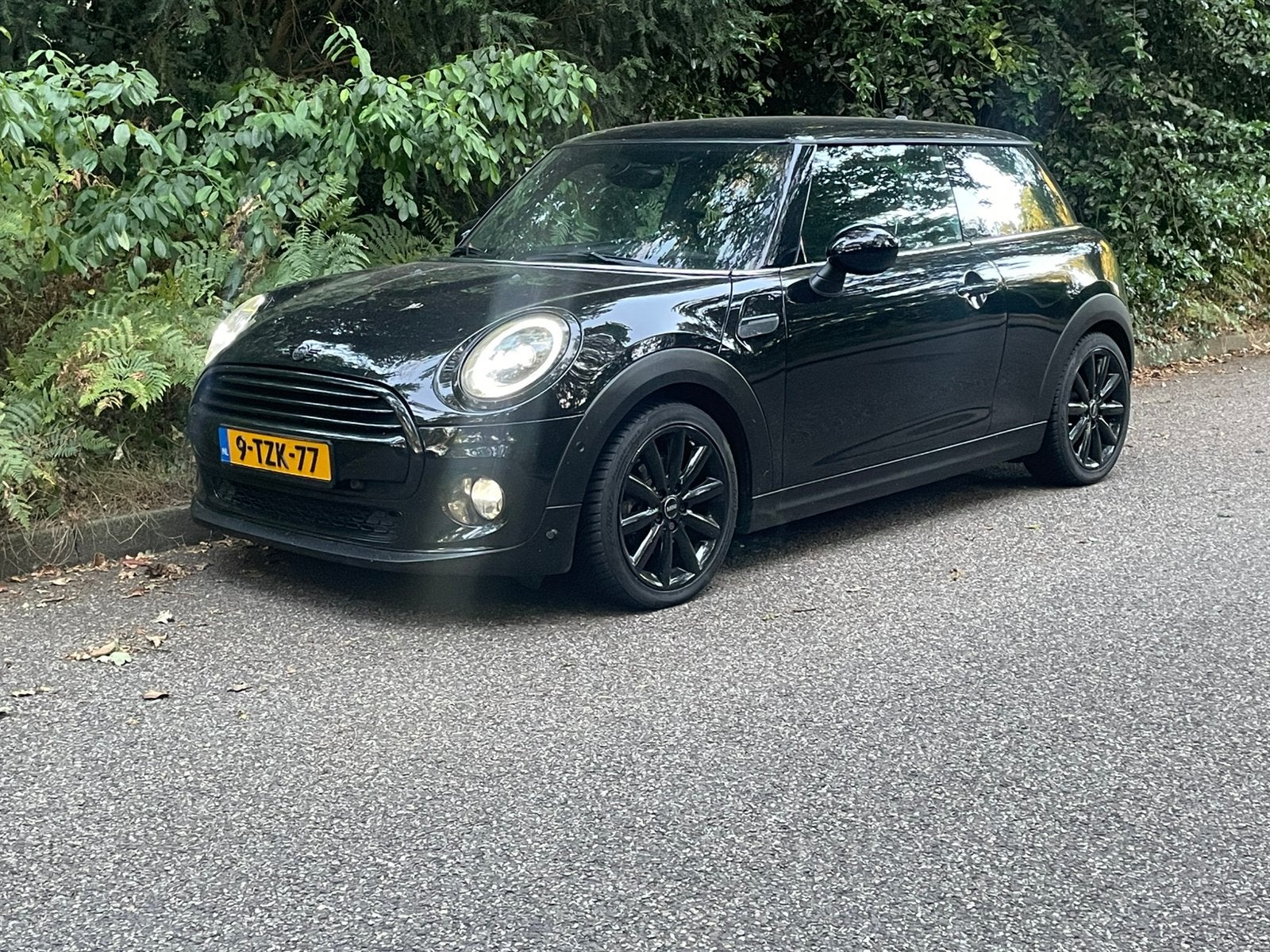 Mini Cooper 2014, 180pk, Voorwielaandrijving, 136 pk, Zwart, 4 stoelen