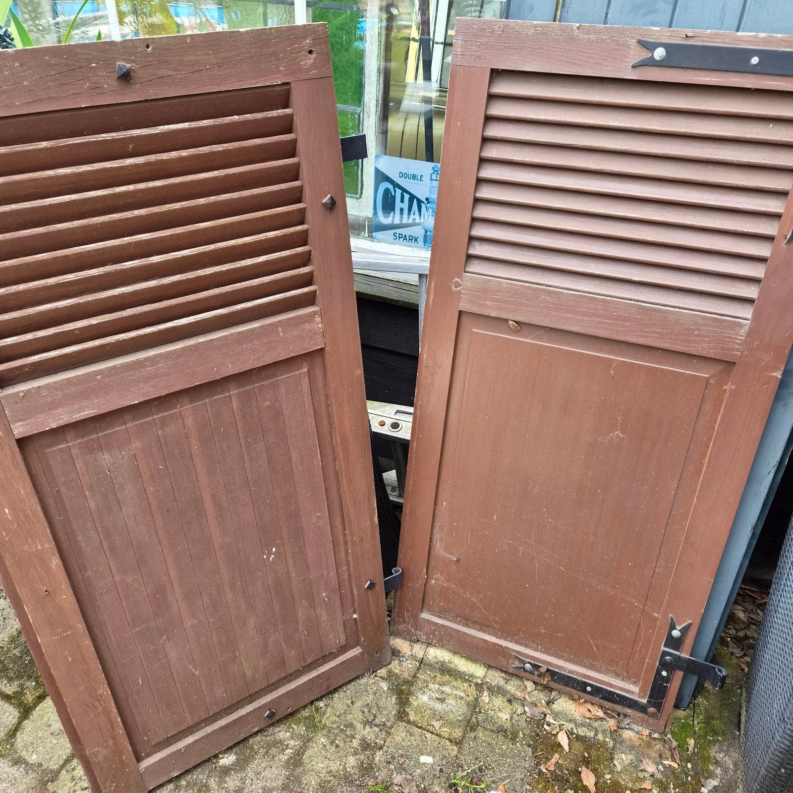 Oude houten raamluiken brocante, Ophalen