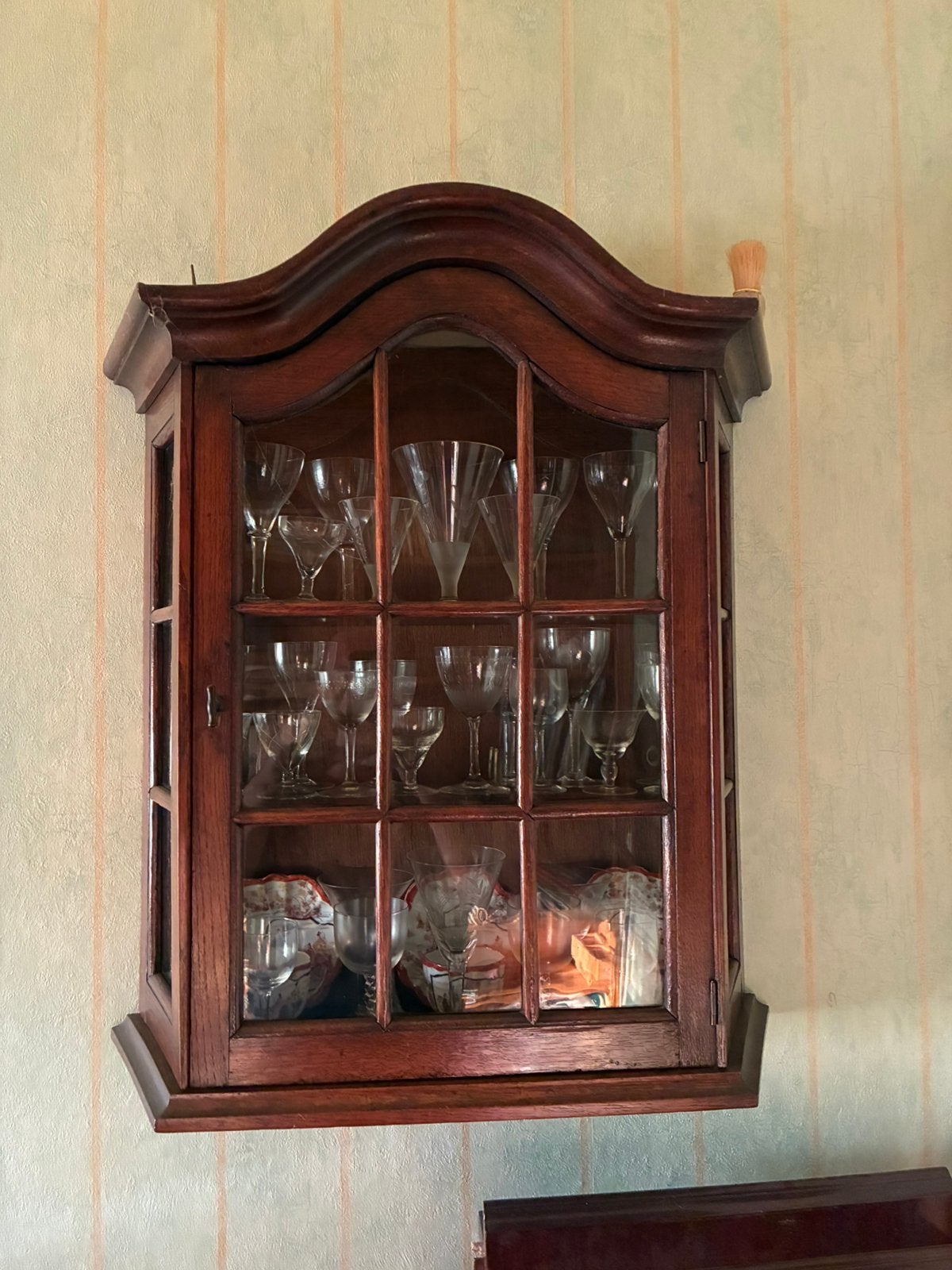 Vitrine kastje, Ophalen, 50 tot 100 cm, Zo goed als nieuw, Minder dan 100 cm