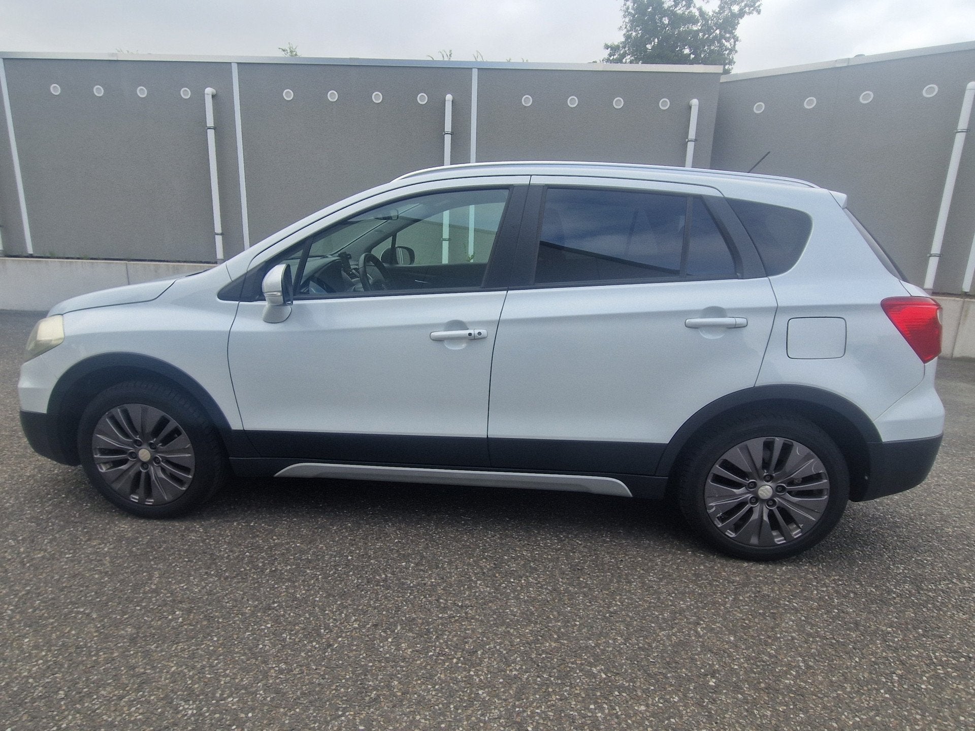 Suzuki S-Cross 1.6 Exclusive (bj 2014), Voorwielaandrijving, Dealer onderhouden, Gebruikt, Euro 6