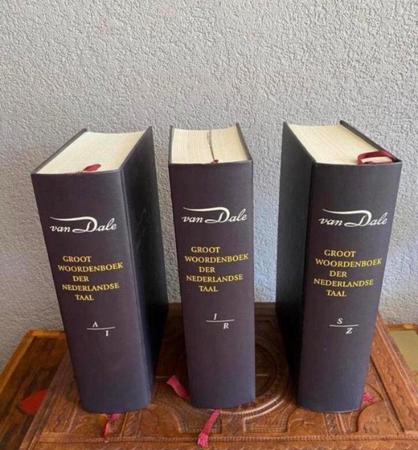 Van Dale Groot Woordenboek der Nederlandse Taal – 3-delig, Nederlands, Ophalen of Verzenden, Zo goed als nieuw, Van Dale