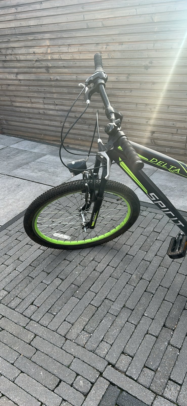 Foto 3 van Delta Spirit 24 inch kinderfiets - 1e versnelling defect